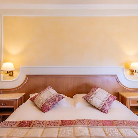 فندق Grand Dino 4*