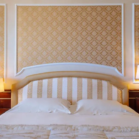 Hotel Grand Dino
