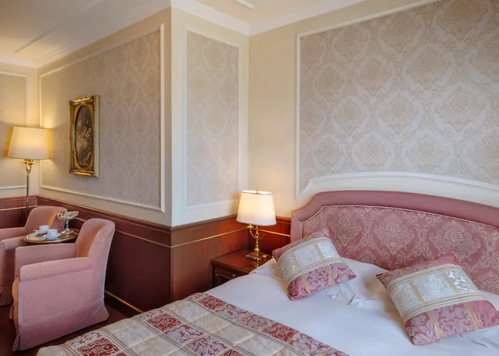 ホテル グランド ディノ 4*