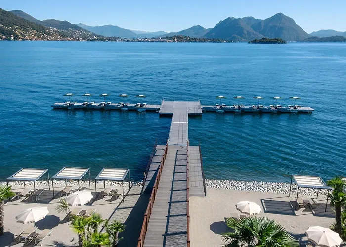 ホテル グランド ディノ 4*